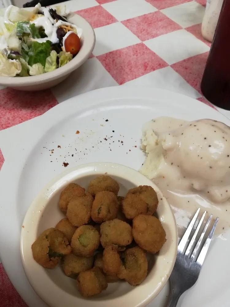 Fried Okra with Mashed Potatoes with Gravy